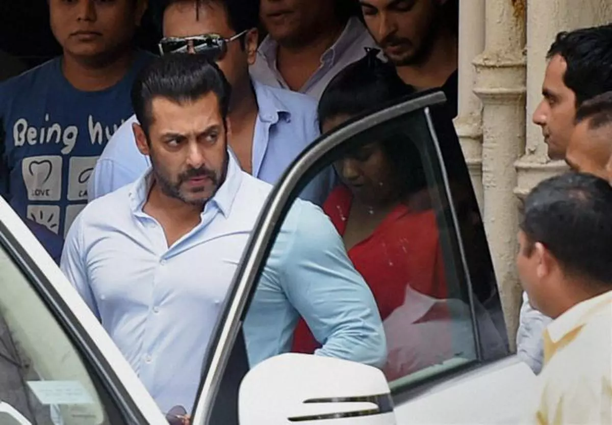 The Mumbai Police beefs up security outside actor Salman Khan’s residence after threat email.